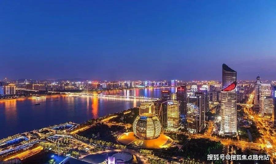 2025年新澳门和香港天天免费精准大全，全面释义、解释与落实